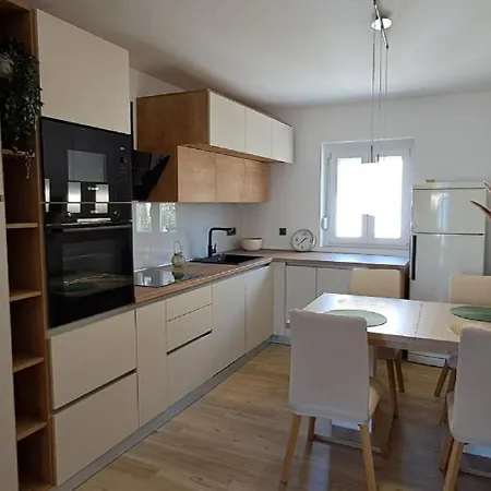 Apartment Ferienwohnung Fuer 4 Personen Ca 72 Qm In Crikvenica, Kvarner Bucht Und Umgebung *